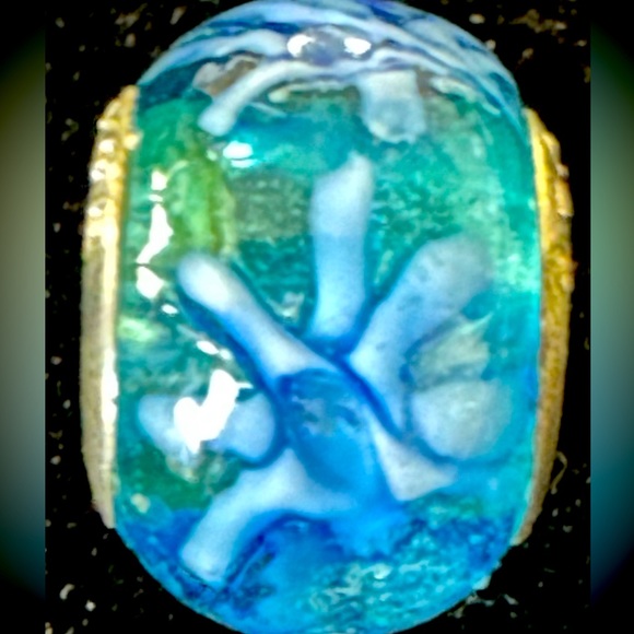 Glass 🌸 flower bead beautiful blues 925 Sterling 3mm or smaller guc - Picture 3 of 6